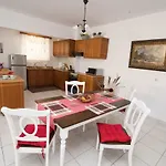 Kos Family House Lejlighed